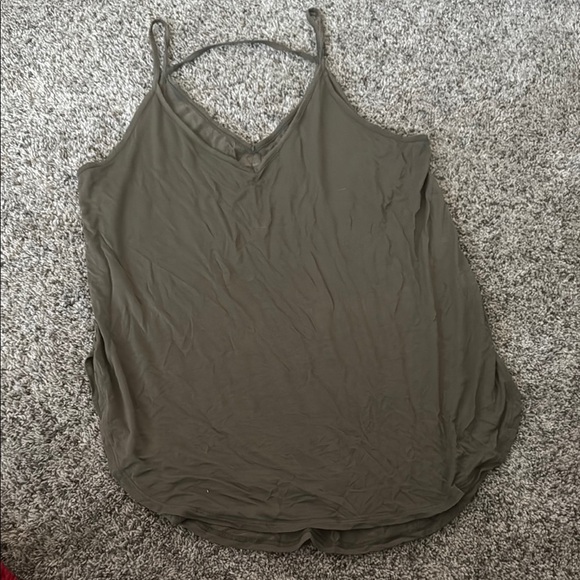 Shyanne Green Relaxed Backless Camisole - Picture 2 of 3
